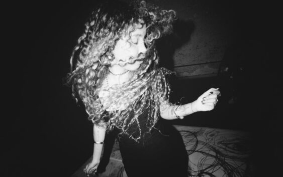 Punctum y cuerpo: arte emergente desde adentro