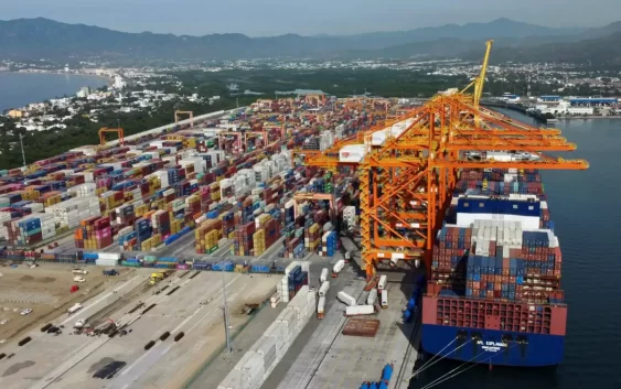 Importaciones rompen récord y México reporta déficit de 2,400 mdd en septiembre