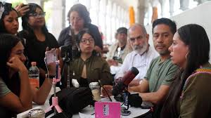 Medios de comunicación e indígena enfrentan criminilizacion y censura por ejercer la libertad de expresión.