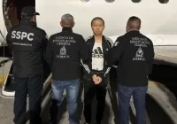 México entrega a EU a presunto narcotraficante chino ligado a cárteles mexicanos y detenido en Cuba