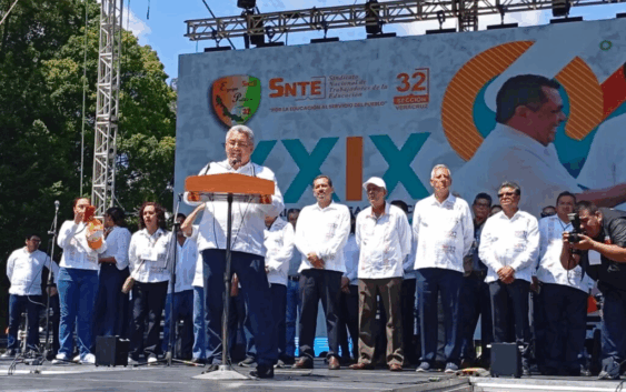 ¡¡¡Fuera Tello!!! Gritan en evento del SNTÉ