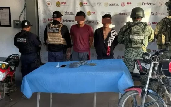 Caen dos con droga y motos en Chinameca, Veracruz
