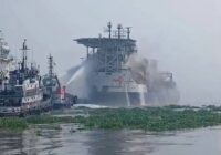 Barco incendiado en Coatzacoalcos pertenece a una empresa ligada con casos de huachicol fiscal