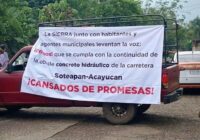 Bloquean la carretera Costera del Golfo en el sur de Veracruz