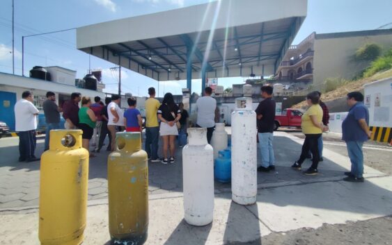 Usuarios de gas LP de Xalapa enfrentan desabasto