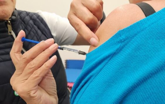 Se suma IMSS Veracruz Sur a la población a la Campaña de Vacunación Invernal 2025