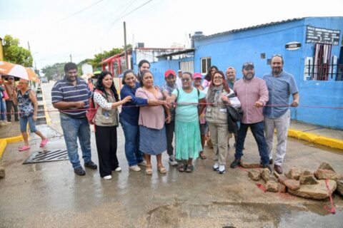 Estrenan familias de Progreso y Paz pavimentación y parque con inversión de 4.9 mdp de la SEDATU y del CIIT en Coatzacoalcos