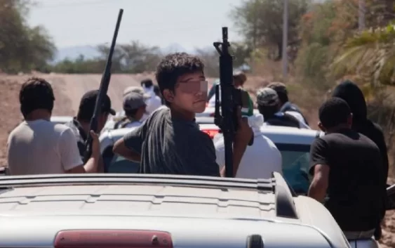 La ley del miedo gobierna Michoacán: El reclutamiento de jóvenes
