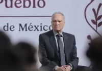 Alejandro Gertz Manero renuncia como titular de la FGR; será embajador