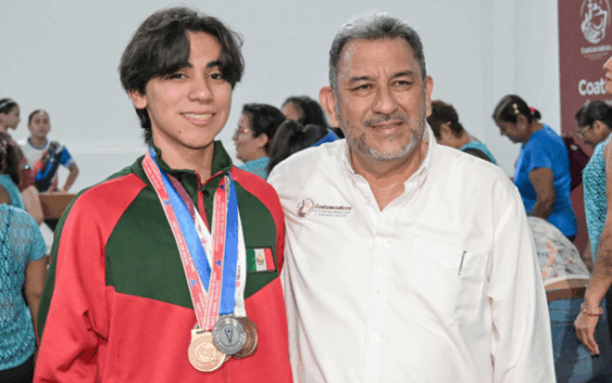 Reinauguran gimnasio Bicentenario en Coatzacoalcos como un espacio deportivo de vanguardia