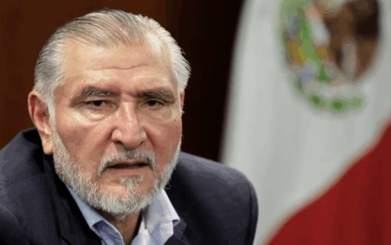 Sheinbaum se reúne con Adán Augusto en Palacio Nacional; senador evita dar declaraciones