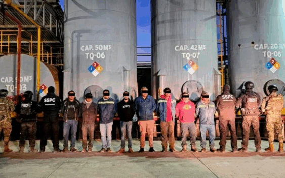 Aseguran 250 mil litros de “huachicol” en Perote, Veracruz; hay ocho detenidos