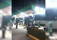 Robo a gasolinera en la Costera del Golfo en Acayucan deja crisis nerviosa entre empleados