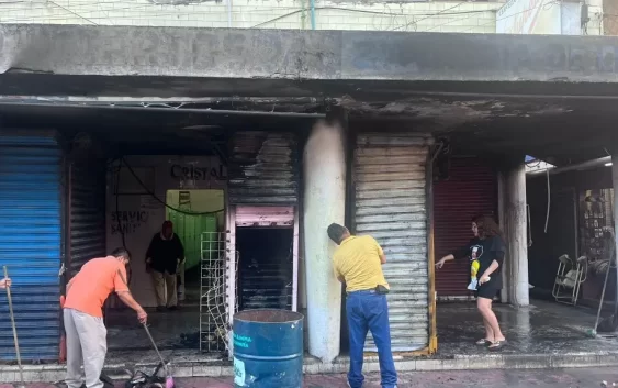 Se queman locales en zona de mercados de Veracruz