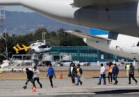 Para agilizar las deportaciones el gobierno de Trump compró más aviones.