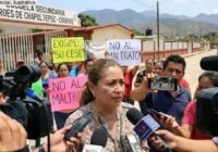 Directora en Chiapas enfrenta reclamos por castigo escolar