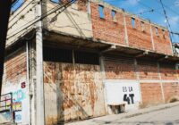 ASEGURAN BODEGA EN CHICUASEN; HALLAN VEHÍCULOS, MOTOCICLETAS Y DROGA