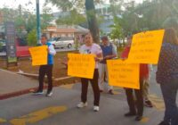 Salen a la calle empleados del CAE