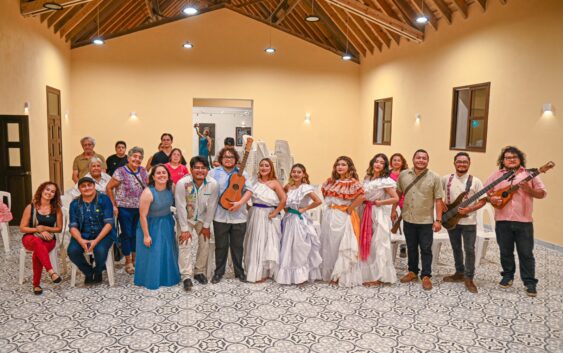 Cautiva la UV en ‘Chantli Casa del Pueblo’ con “Golpe y Raíz”