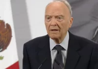 Beneplácito frena designación de Gertz Manero como embajador