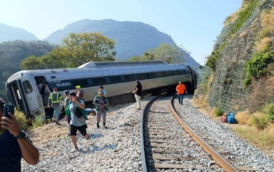 Descarrila tren del Corredor Interoceánico en Nizanda, Oaxaca