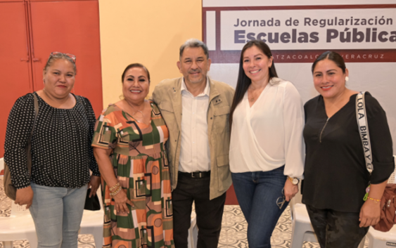 Otorga Coatzacoalcos certeza jurídica a 14 escuelas con décadas de antigüedad