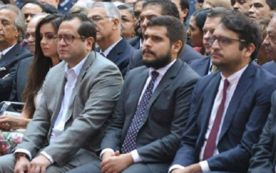 Sheinbaum advierte a hijos de López Obrador que eviten escándalos y fija límites de protección política, según columnista.