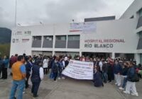 Personal de salud del Hospital Regional de Río Blanco advierte posibles cierres carreteros por falta de prestaciones