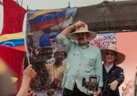 Venezuela detiene a estadounidenses en medio de la creciente presión de EE. UU.