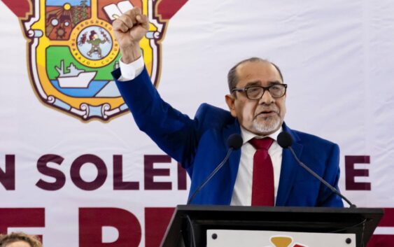 Guillermo Reyes Espronceda asume la alcaldía de Minatitlán