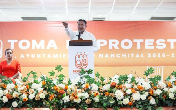 José Luis Pérez Salinas rinde protesta como alcalde de Nanchital
