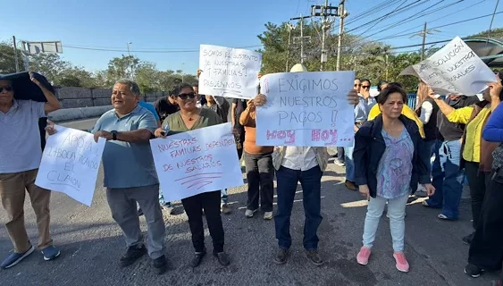 MÁS PROTESTAS POR FALTA DE PAGO