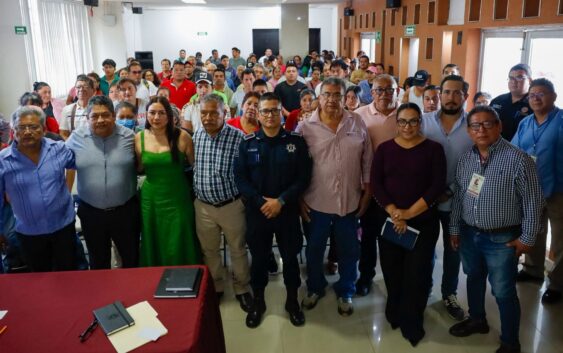 El Gobierno Municipal se reúne con comerciantes locales para impulsar el reordenamiento de sus puestos