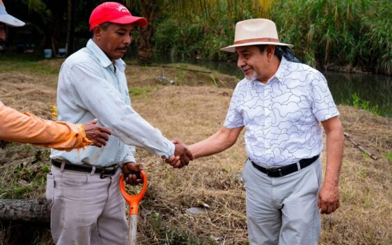 Trabaja ayuntamiento en pro del mejoramiento del entorno ambiental en Minatitlán