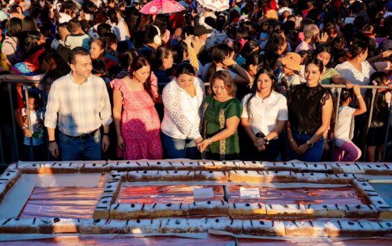 Familias de Minatitlan disfrutaron de la magia del Festival de Reyes Magos
