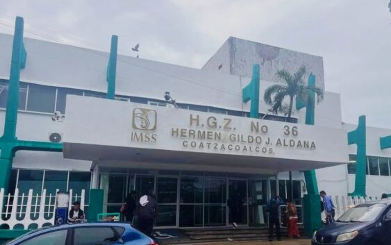 Brinda Gobierno de Coatzacoalcos apoyo a adultos mayores afectados por incendio en la colonia Gaviotas