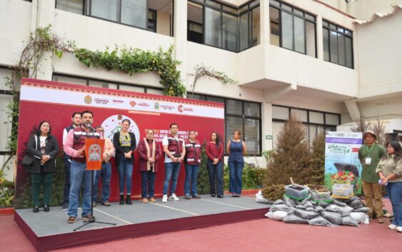 Inicia en Coatzacoalcos campaña ‘Eco Navidad’; buscan reciclar más de mil 500 pinos