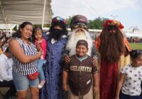 Reyes Magos celebran a miles de niños en la cabecera municipal de Cosoleacaque