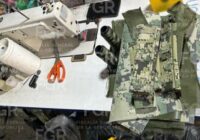 EN CATEO, FGR ASEGURA INMUEBLE EN DONDE PRESUNTAMENTE SE FALSIFICABAN UNIFORMES E INSIGNIAS DE LAS FUERZAS ARMADAS