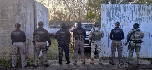 En cateo, FGR asegura más de 29 mil litros de hidrocarburo, un vehículo y un inmueble en Coatzacoalcos