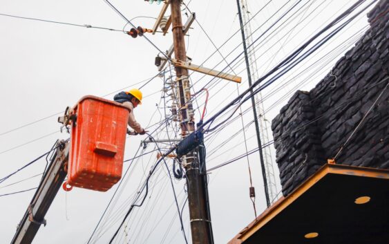 Gobierno de Minatitlán mejora semáforos y movilidad