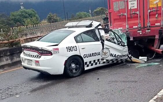 Patrulla de Guardia Nacional choca por alcance contra carguero