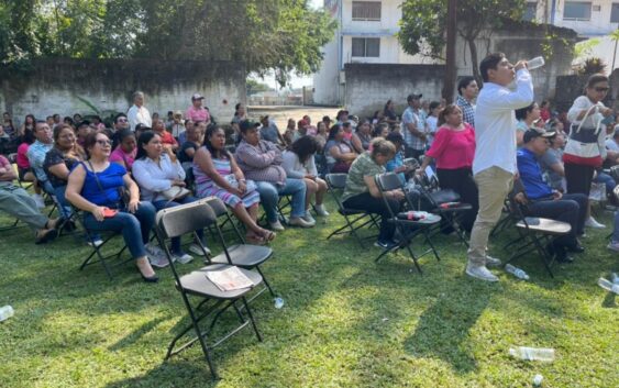 Vacío el evento de Zepeta en Martínez de la Torre
