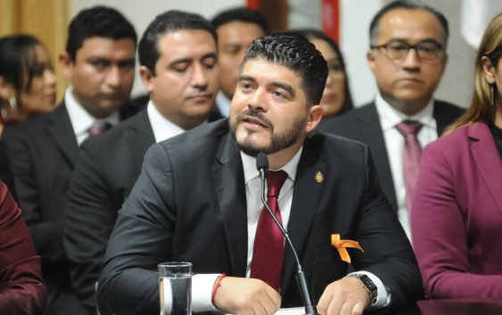 Zenyazen se deslinda por crisis en la UPAV