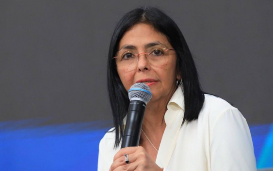 La historia nunca empieza donde uno quiere.