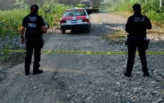 Ejecutan a pareja a bordo de taxi; un bebe sobrevive al ataque.