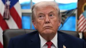 Trump: aranceles a países que proporcionen petróleo a Cuba