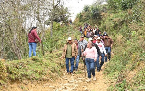 Esteban Bautista impulsa gestiones para mejor conectividad en Tlacolulan