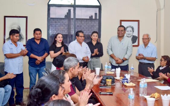 Sayula atiende regularización de terrenos escolares