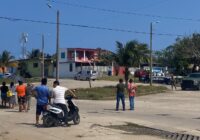 A plena luz del día: Abandonan hielera con presunta cabeza humana y un mensaje en Villa Allende